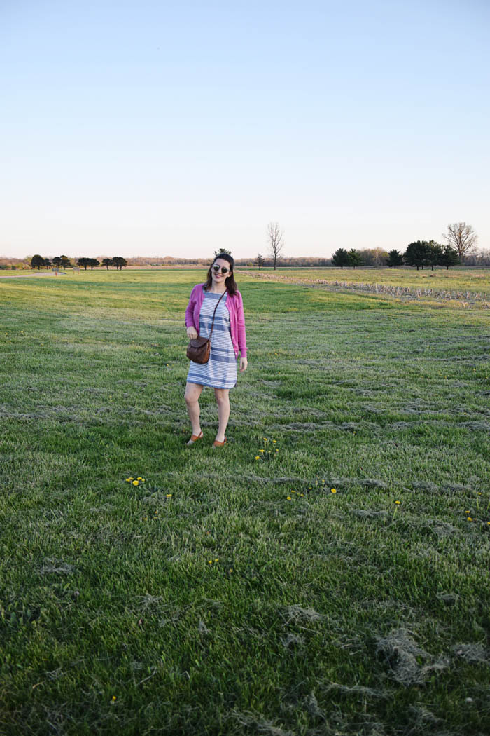 Loving this Old Navy linen dress for summer. See the whole look on AnExplorersHeart.com